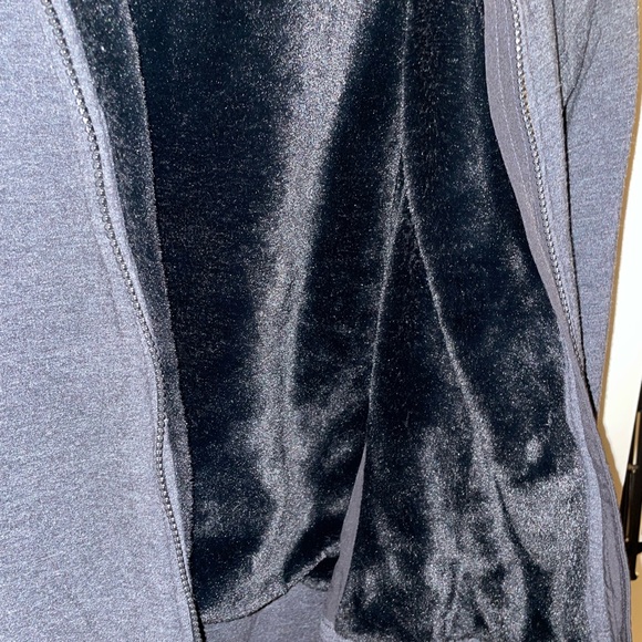 black fuzzy eddie bauer full zip jacket -size S - Picture 4 of 4